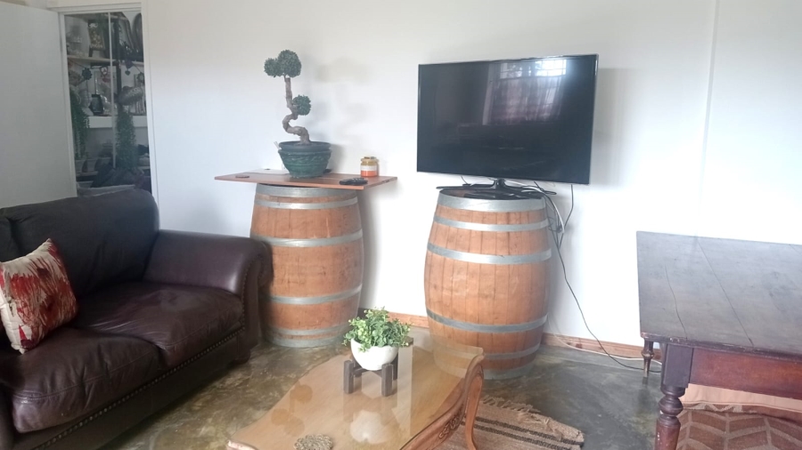 To Let 1 Bedroom Property for Rent in Vermont Western Cape